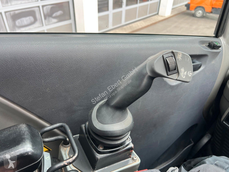 Teleskopický manipulátor Manitou MRT 2150 + /...
