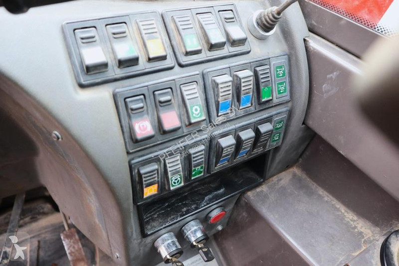 Teleskopický manipulátor Manitou MRT3050...