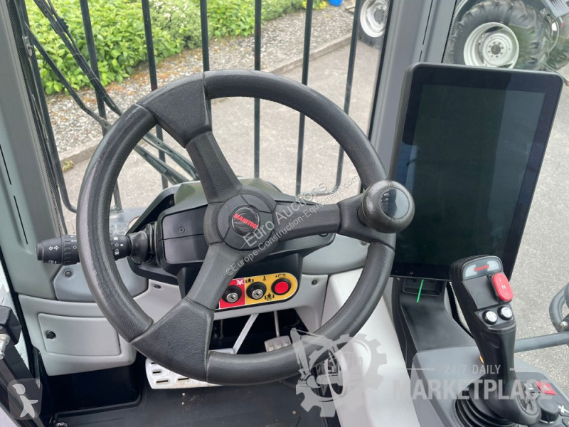 Телескопічний навантажувач Manitou MRT 3060