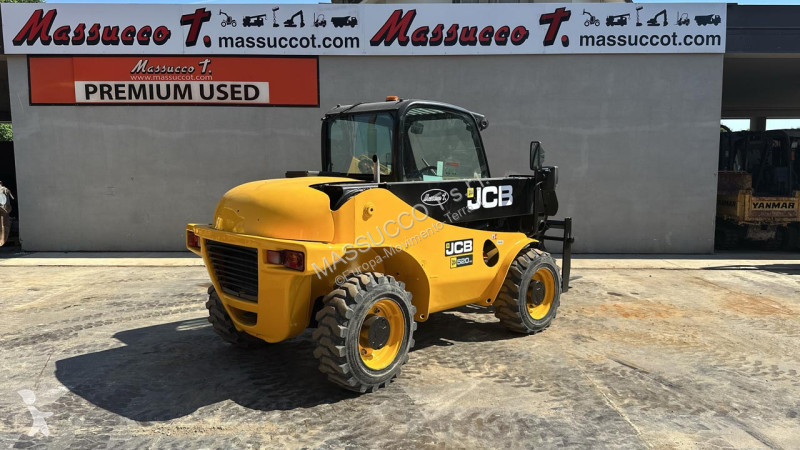 رافعة شوكية تلسكوبية JCB 4x4