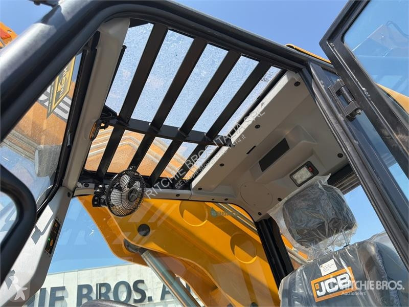 Телескопічний навантажувач JCB 530-70