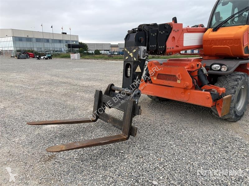 رافعة شوكية تلسكوبية Manitou MRT2150 Privilege+