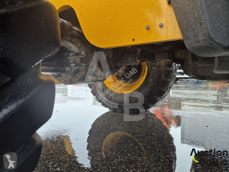 Teleskopický vozík JCB 540V180