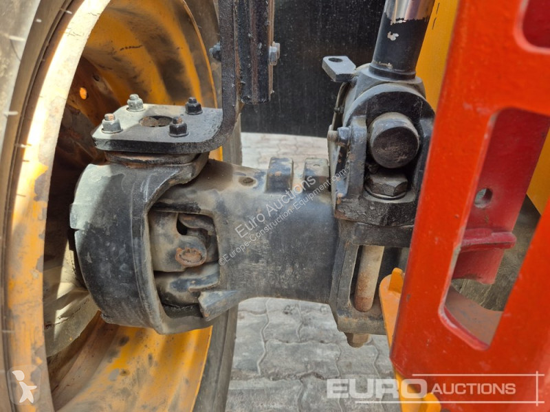 رافعة شوكية تلسكوبية JCB 540-200