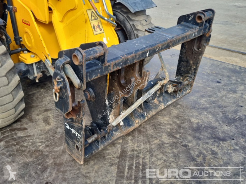 Teleskopický vozík JCB 525-60 Hi Viz