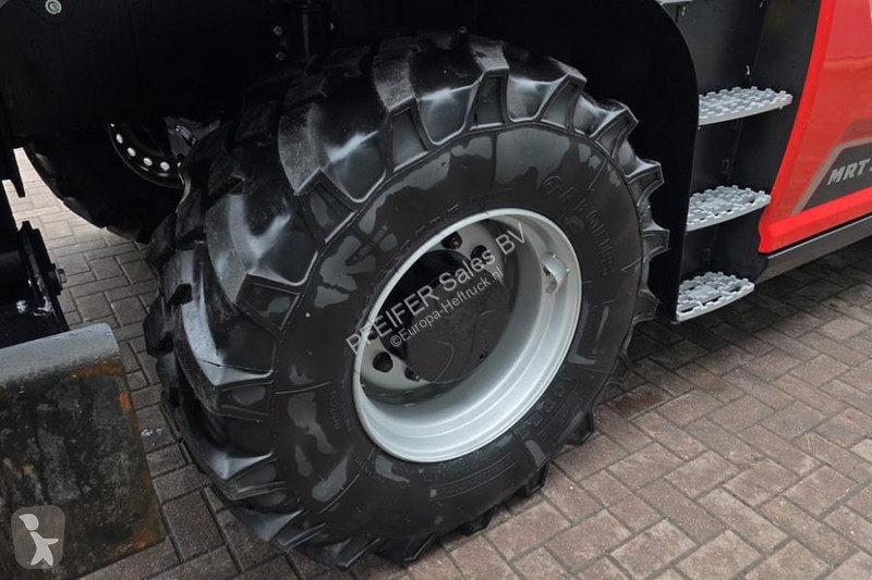 رافعة شوكية تلسكوبية Manitou MRT2660 360 160Y...