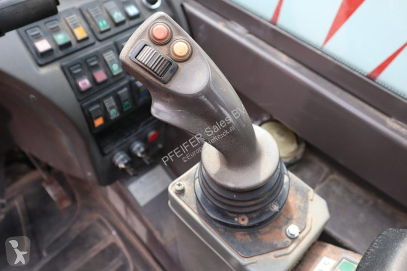 Teleskopický manipulátor Manitou MRT3050...