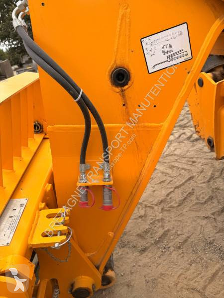 Teleskopický manipulátor JCB 540-180