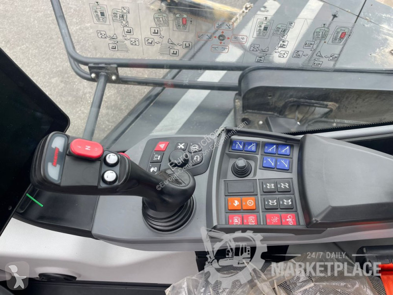 Телескопічний навантажувач Manitou MRT 3060