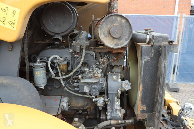 Телескопичен товарач New Holland LM 410