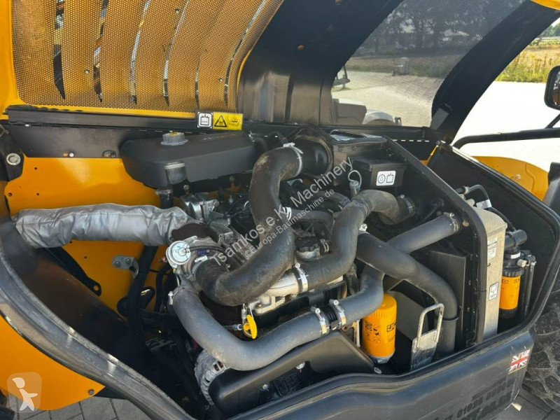 Carretilla telescópica JCB HiViz...