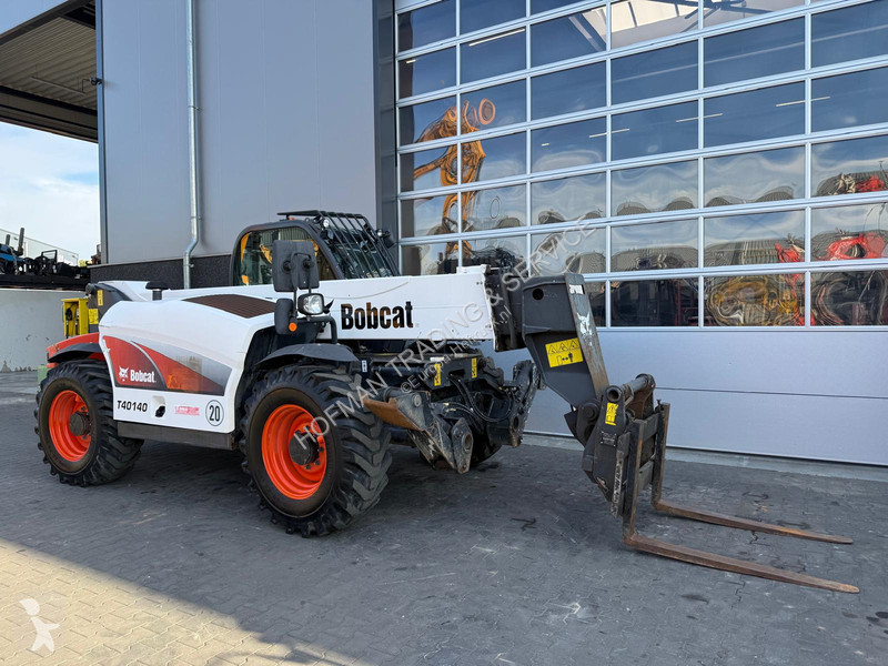 رافعة شوكية تلسكوبية Bobcat