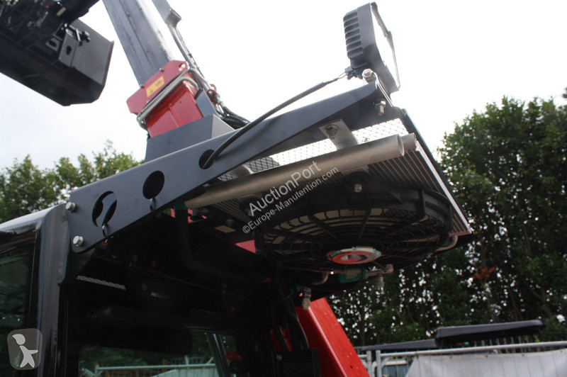 Teleskopický vozík Terex T5215