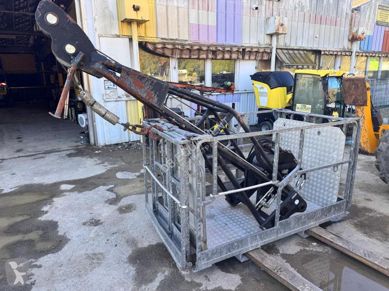 رافعة شوكية تلسكوبية Manitou  MRT 2150...