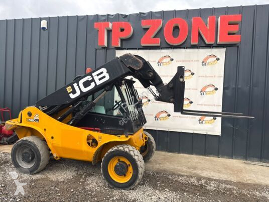 Chariot télescopique JCB