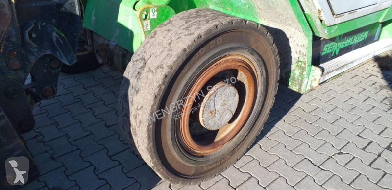 Teleskopický vozík Sennebogen 305