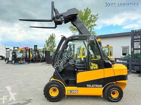 Încărcător telescopic JCB