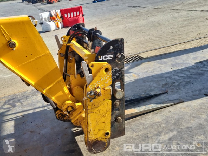 Teleskopický vozík JCB 540-140 Hi Viz