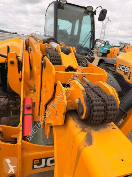 Teleskopický manipulátor JCB 540-180
