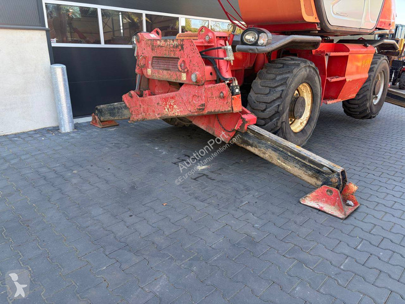 Teleskopický manipulátor Manitou MRT 1850