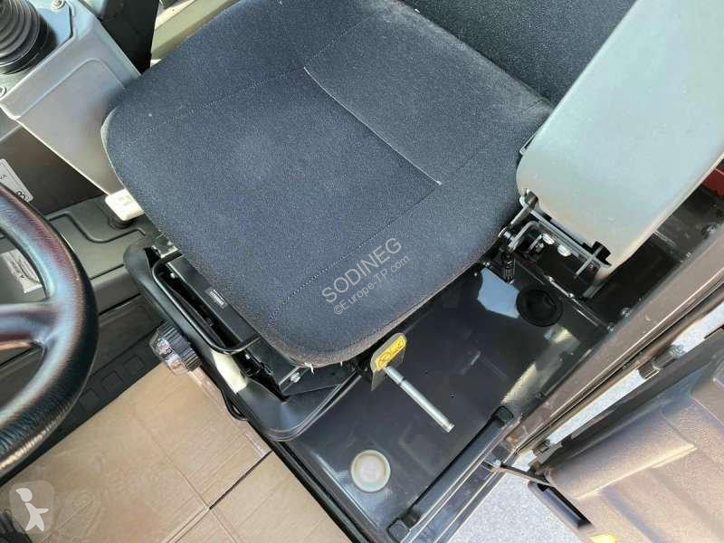 رافعة شوكية تلسكوبية Manitou