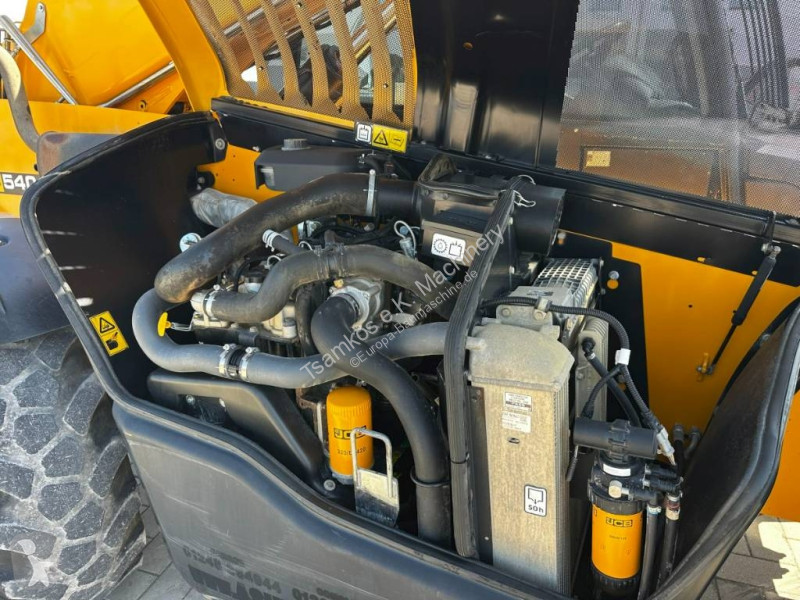 Carretilla telescópica JCB HiViz...