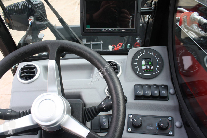 Teleskopický vozík Terex T5215