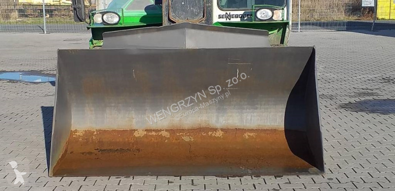 Teleskopický vozík Sennebogen 305