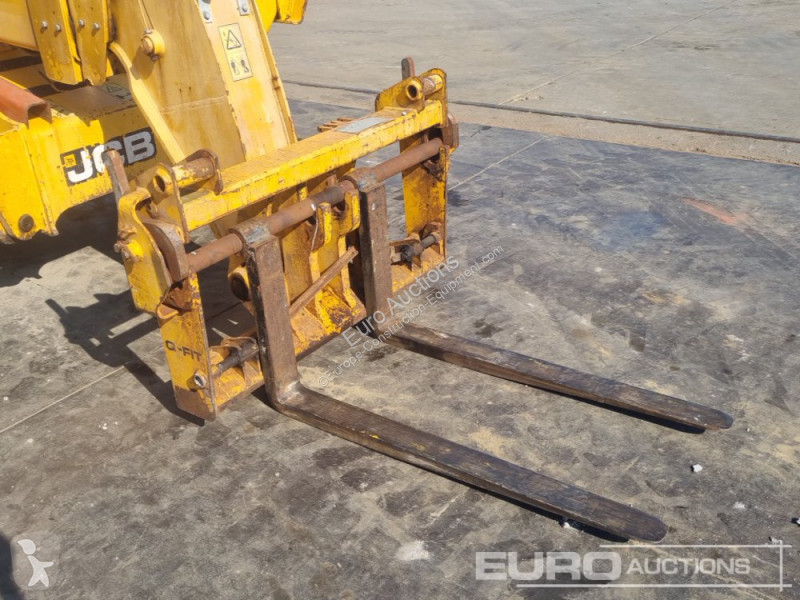 رافعة شوكية تلسكوبية JCB 540-140 Hi Viz