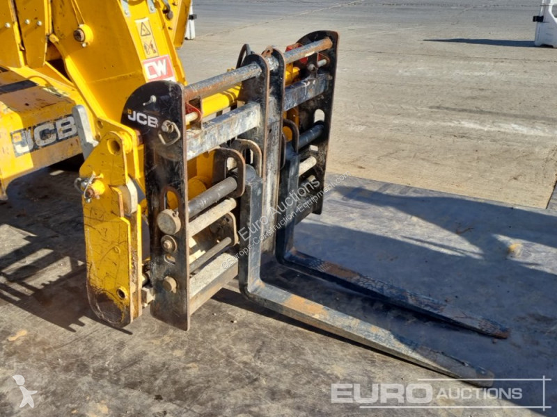 Teleskopický vozík JCB 540-140 Hi Viz