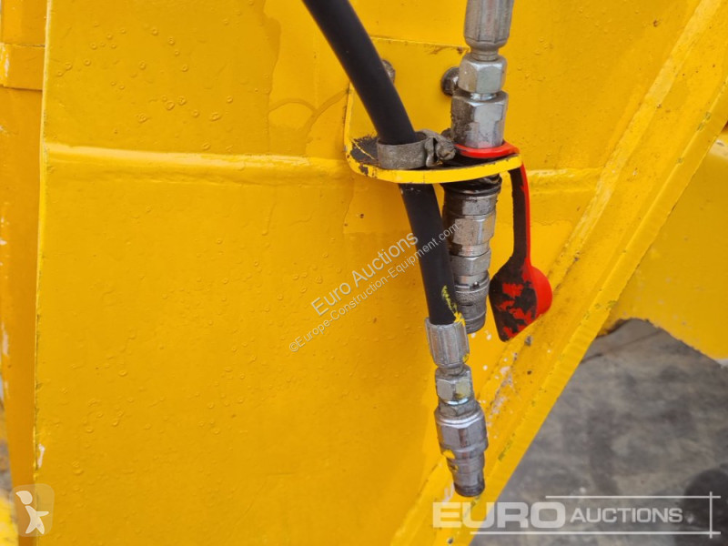 Teleskopický vozík JCB 540-140 Hi Viz