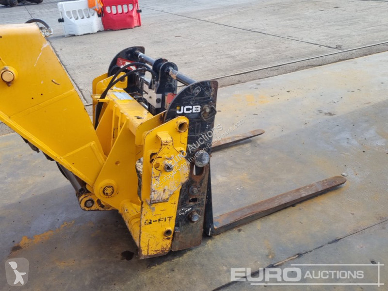 رافعة شوكية تلسكوبية JCB 540-140 Hi Viz