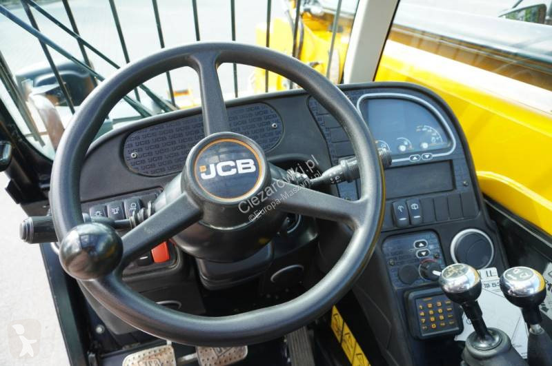 Chariot télescopique JCB