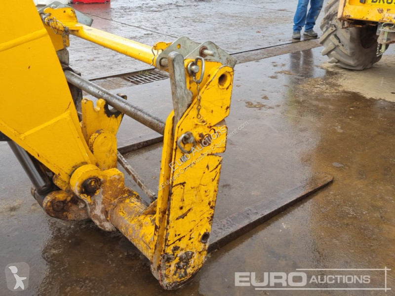 Teleskopický vozík JCB 540-140 Hi Viz