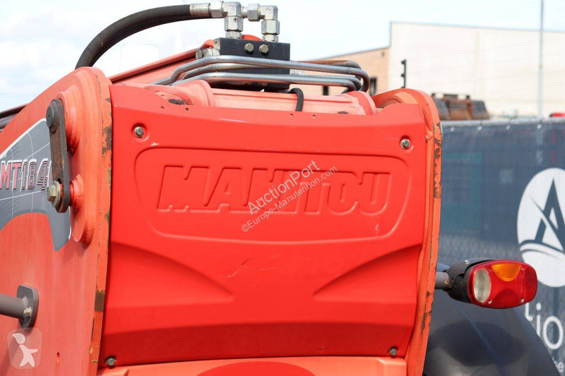 Телескопический погрузчик Manitou
