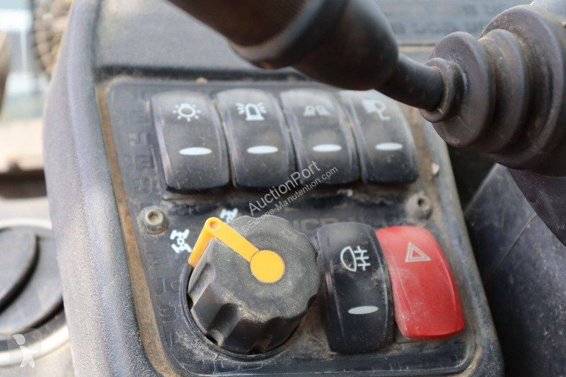 Телескопичен товарач JCB 560-80