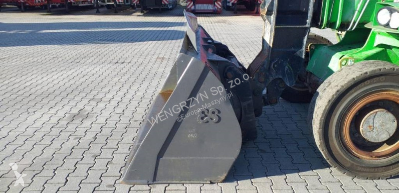 Teleskopický vozík Sennebogen 305