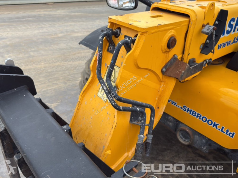 رافعة شوكية تلسكوبية JCB 525-60 Hi Viz