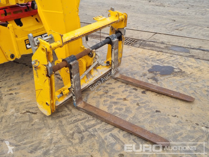 Teleskopický vozík JCB 540-170