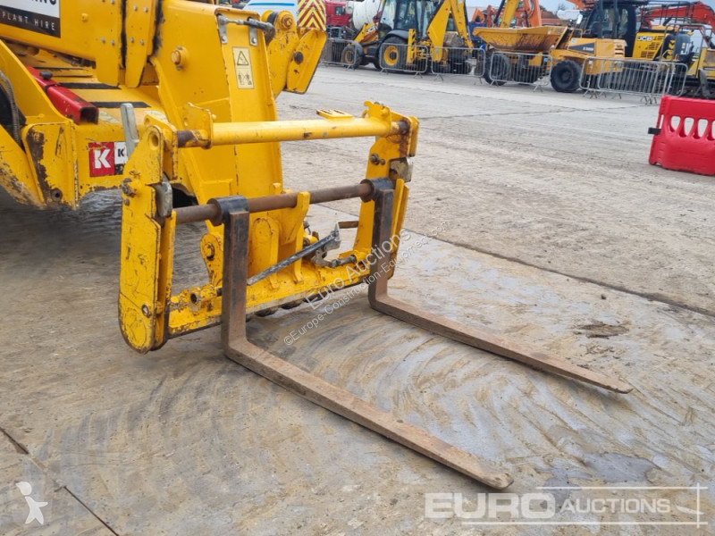 Teleskopický vozík JCB 540-140 Hi Viz