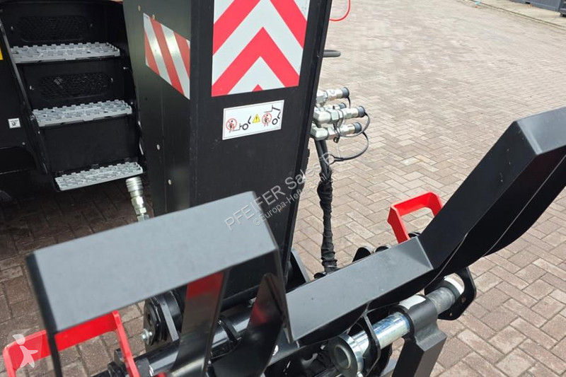 رافعة شوكية تلسكوبية Manitou MRT2660 360 160Y...