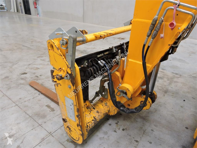 رافعة شوكية تلسكوبية JCB