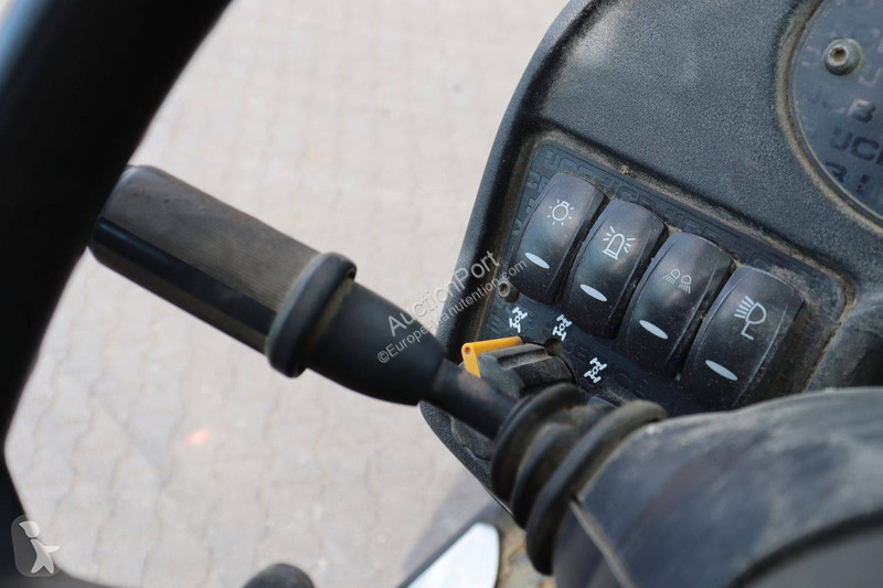 Телескопичен товарач JCB 560-80