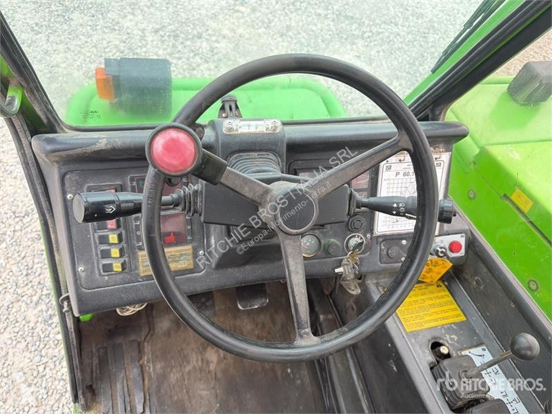 Телескопічний навантажувач Merlo P60.10EV
