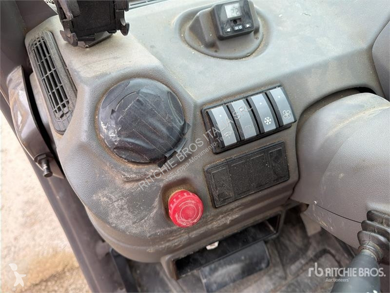 رافعة شوكية تلسكوبية Manitou MRT2150 Privilege+