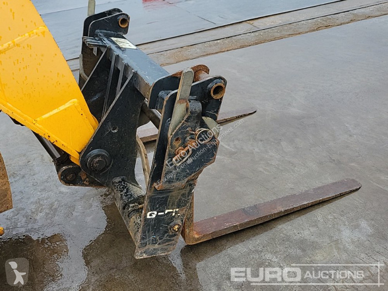 Teleskopický vozík JCB 535-125 Hi Viz