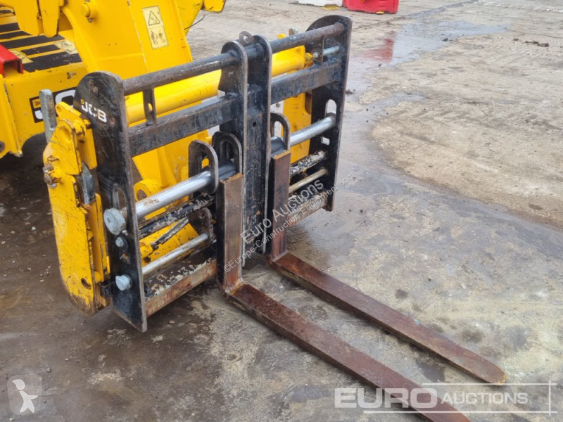 Teleskopický vozík JCB 540-140 Hi Viz