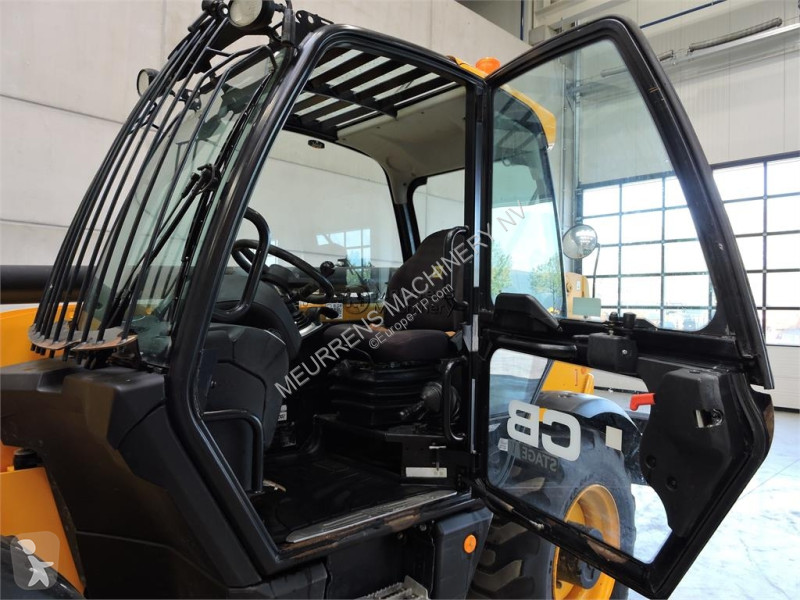 رافعة شوكية تلسكوبية JCB