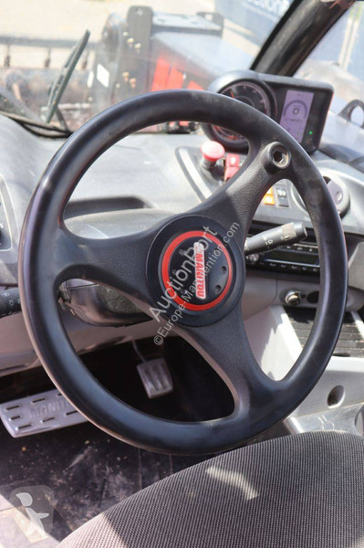 Телескопичен товарач Manitou