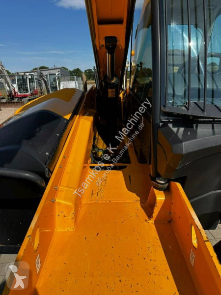 Carretilla telescópica JCB HiViz...